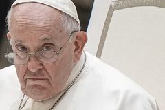 Pope Francis calls for global ban of surrogacy