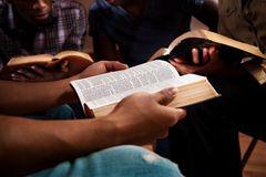 10 ways to improve your daily Bible reading habit