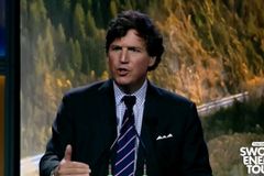 Tucker Carlson urges Canadians to notice mistreatment of Christians, says leaders 'trying to hurt you'