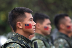 Taiwan conscripts begin extended military service