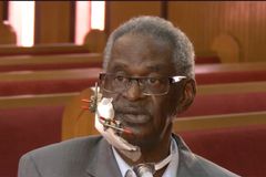 Memphis Pastor Shot in February Returns to Pulpit