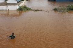 Rainfall and flash floods devastate Kenyan towns