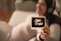 Tenn. gov. signs bill requiring public schools to show development of preborn babies