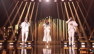'American Idol' Alums Pay Tribute to Mandisa with Performance of 'Shackles': 'Heaven's gain'