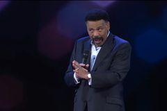 Pastor Tony Evans steps away from Oak Cliff Bible Fellowship leadership ‘due to sin’