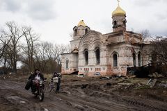 2 Ukrainian priests released by Russia after 19 months were likely tortured, church says