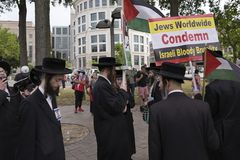 Capitol police use pepper spray as protests of Netanyahu grow