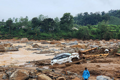 More than 100 dead in India after landslide