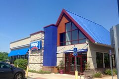 IHOP to pay settlement to employee who was forced to work on Sundays