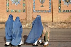 Faceless, voiceless: Taliban laws regarding women bring calls for prayer, action | Baptist Press