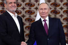 Iranian, Russian leaders meet as tensions rise