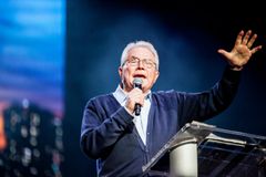 What Luis Palau taught Promise Keepers about evangelism