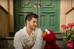 Andrew Garfield Opened Up to Elmo About His Mom's Death and Great, Now We're Crying - RELEVANT