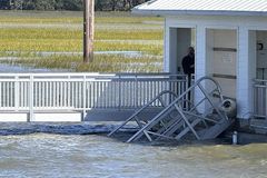 Seven dead after coastal Georgia gangway collapses