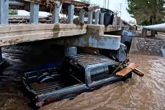 New Mexico floods kill two, displace hundreds