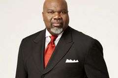 TD Jakes suffers 'slight health incident' during Sunday sermon