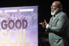 T.D. Jakes provides update on life-threatening medical crisis