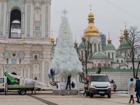 Russia’s massive Christmas Day attack on Ukraine draws the ire of Trump envoy