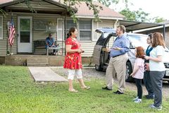 Door-to-door nurture yields soul-winning daughters | Baptist Press