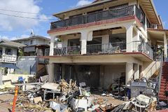 Hawaii fireworks explosion kills three, injures two dozen