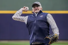 ‘Mr. Baseball’ Bob Uecker dies at 90, archishop once said he ‘loved playing the fool’