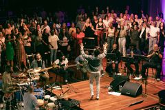 Nashville Songwriter Dwan Hill Wants You to Join Choir
