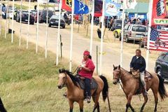 Lingering pipeline protesters plan long stay