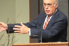 John MacArthur says he’s on “last lap” as strength wanes