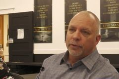 Duluth pastor resigns after protest over past sexual abuse of 2 teenage girls