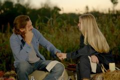 She Went on a Dating Show and Refused to Kiss Anyone—Iconic Behavior, Honestly - RELEVANT