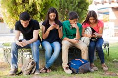 More teens see the negatives of social media, but not ready to quit just yet | Baptist Press
