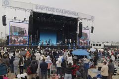 Over 7,750 baptized at Huntington Beach in largest single-day baptism in US history