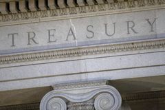 U.S. government loses last perfect credit rating