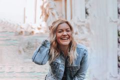 A New Study Says Single Women Are Much Happier Than Single Men - RELEVANT