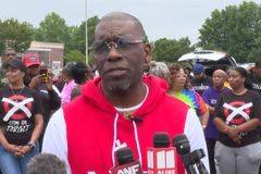 Pastor Jamal Bryant protests Target’s DEI rollback on anniversary of George Floyd’s death