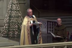 Episcopal bishop to remain suspended, undergo counseling over 'inappropriate relationship'