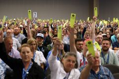 ERLC survives, Constitutional Amendment fails as messengers submit 28 motions | Baptist Press