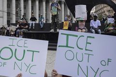 Trump praises ICE, orders expanded operations in major cities