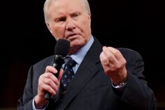 Jimmy Swaggart, famed televangelist brought down by scandal, dies at 90