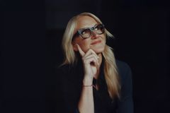 A Christian Response to Mel Robbins' Viral 'Let Them' Theory - RELEVANT