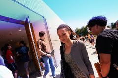 3 Questions You Should Ask Yourself Before Leaving Your Church - RELEVANT