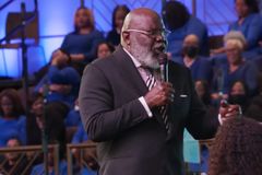 Duane Youngblood insists TD Jakes sexually assaulted him as teenager; denies extortion, conspiracy