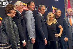 In-N-Out Burger CEO leaving California, moving to Tennessee