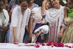 Airline probes cause of India crash that killed 260