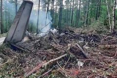 Dozens perish as Russian passenger plane crashes, official says