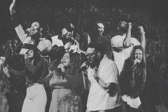 What Is This Controversy About Maverick City Music? The Online Drama, Explained - RELEVANT