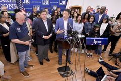 Texas governor warns reps fleeing to block redistricting