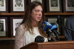 Charlie Sheen donates $1,000 to mom assaulted in Cincinnati brawl