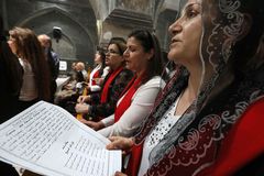 Over 1K Iraqi Christians receive first communion despite scars from ISIS, ongoing pressures