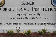 DeSantis plans for second immigrant detention facility in Florida